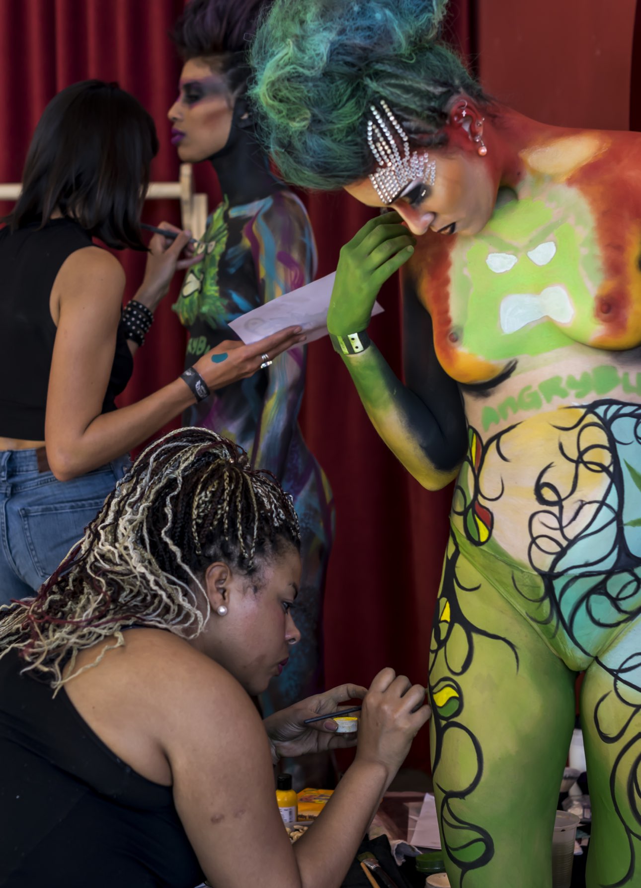 bodyart and bodyartists in the cannabis show